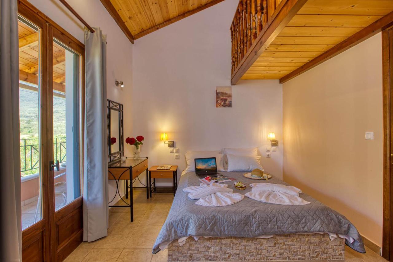 Appartamento Christinas Lofts Ágios Matthaíos Esterno foto