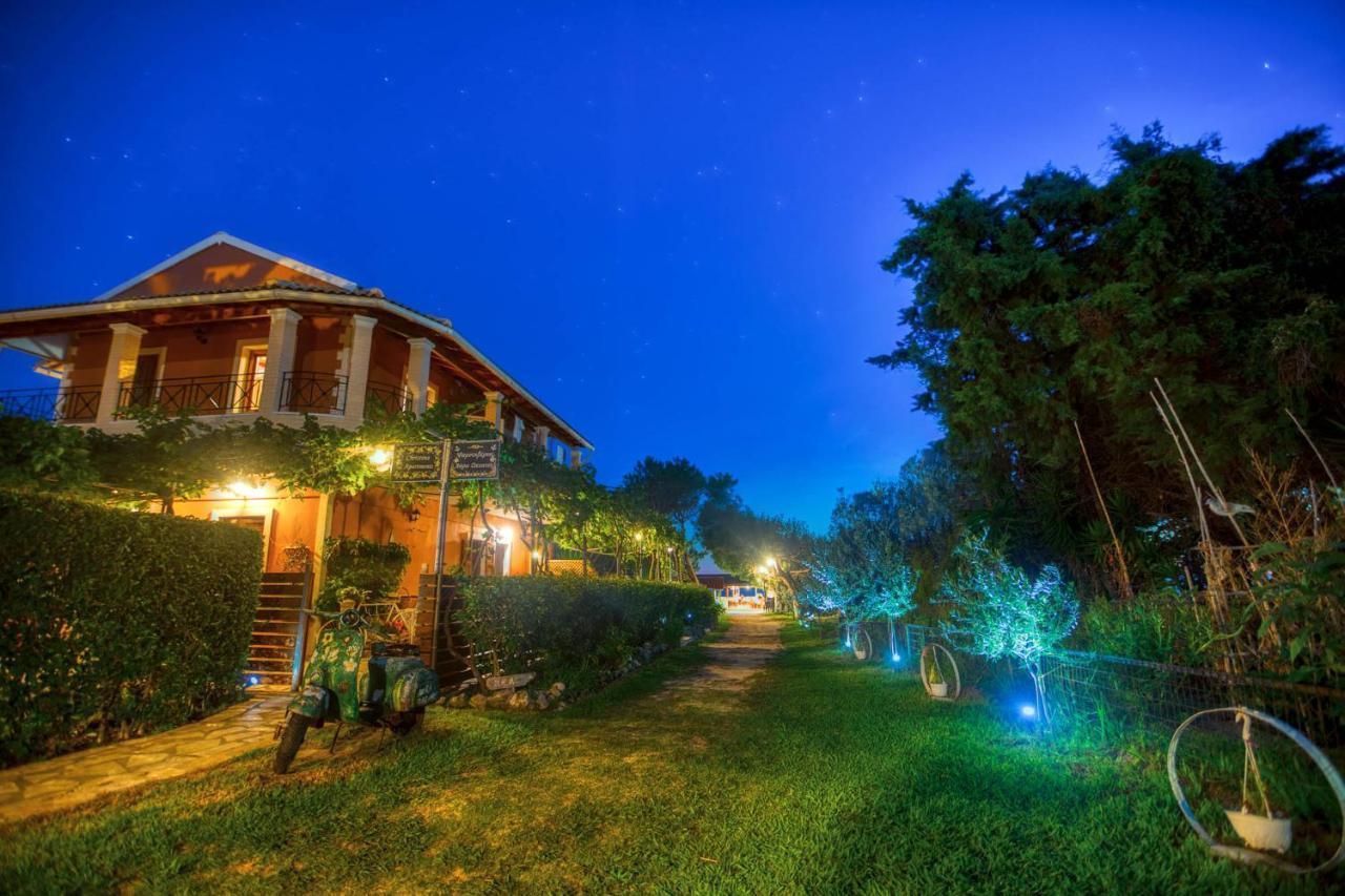 Appartamento Christinas Lofts Ágios Matthaíos Esterno foto