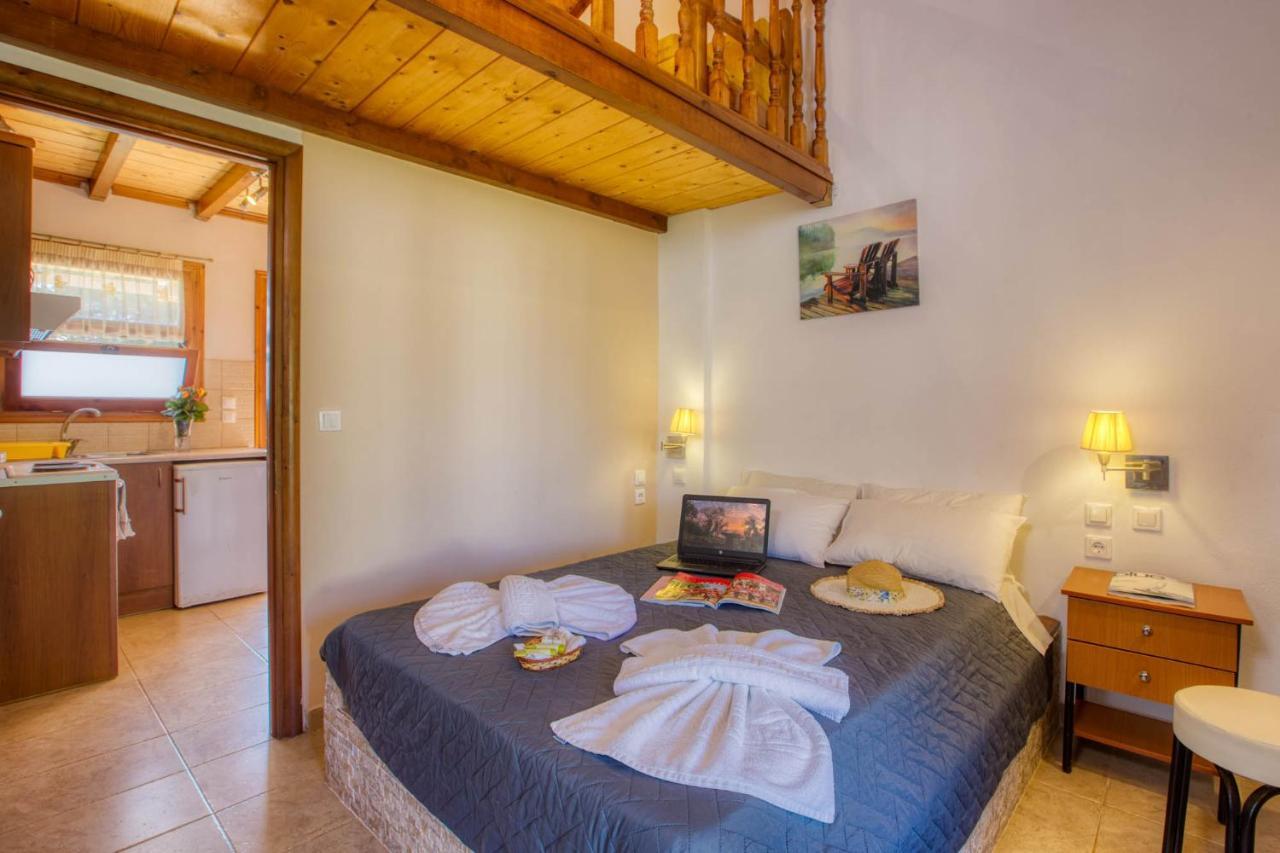 Appartamento Christinas Lofts Ágios Matthaíos Esterno foto