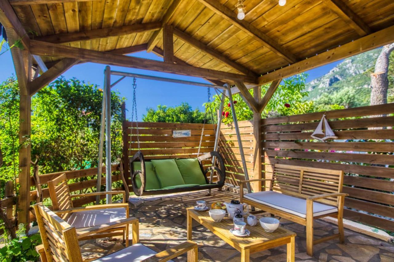 Appartamento Christinas Lofts Ágios Matthaíos Esterno foto